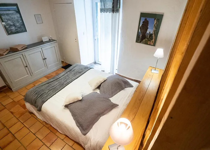 בית הארחה Le Pailler D'hotes Restaurant Piscine & Verrieres (Aveyron)