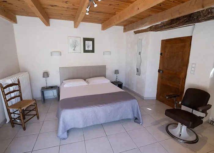 Le Pailler D'hotes Restaurant Piscine & Verrieres (Aveyron)