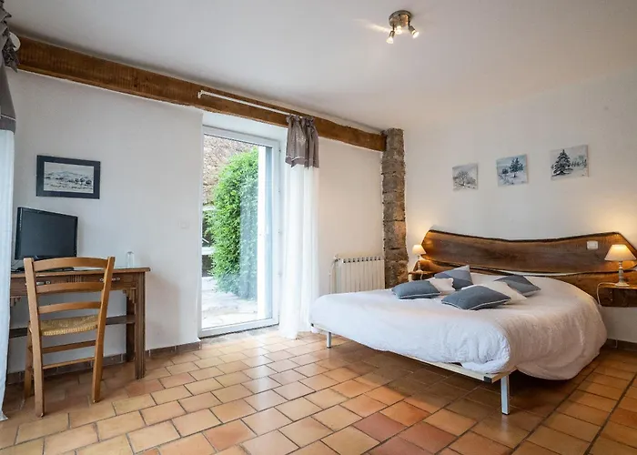 Le Pailler D'hotes Restaurant Piscine & בית הארחה