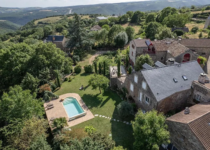 Le Pailler D'hotes Restaurant Piscine & 3* Verrieres (Aveyron)