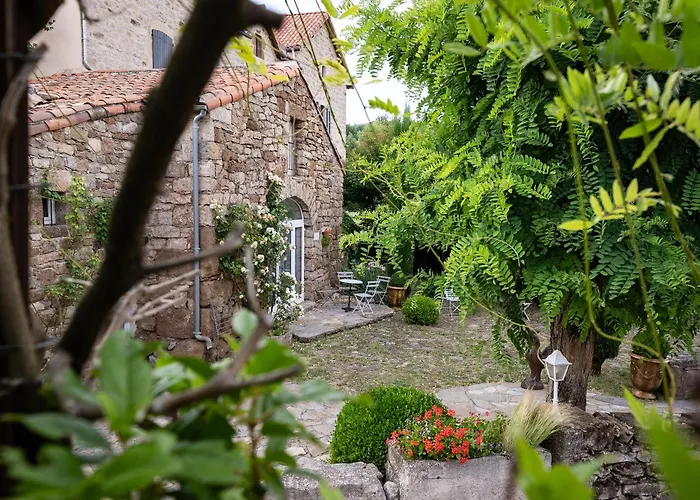 Le Pailler D'hotes Restaurant Piscine & 3* Verrieres (Aveyron)