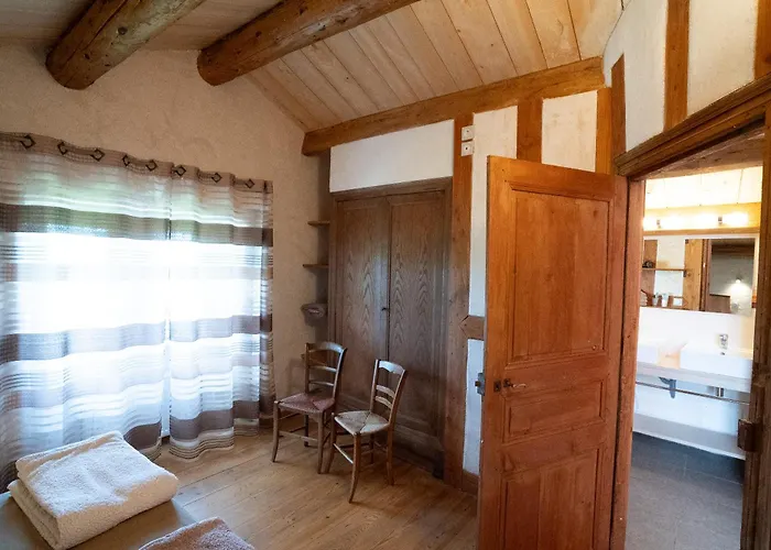 Le Pailler D'hotes Restaurant Piscine & 3* Verrieres (Aveyron)