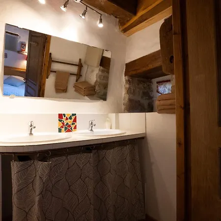 Le Pailler D'hotes Restaurant Piscine & Verrieres (Aveyron)