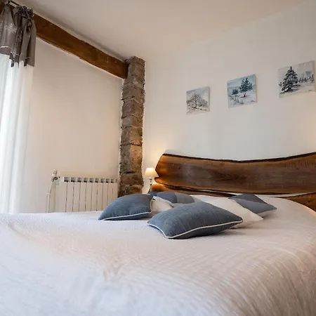 Guest house Le Pailler D'hotes Restaurant Piscine & Verrieres (Aveyron)
