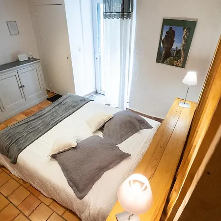 Affittacamere Le Pailler D'hotes Restaurant Piscine & Verrieres (Aveyron)