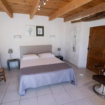 Le Pailler D'hotes Restaurant Piscine & Verrieres (Aveyron)