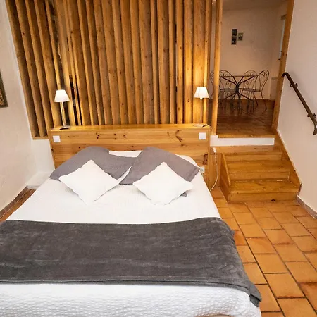 Konukevi Le Pailler D'hotes Restaurant Piscine & 3*