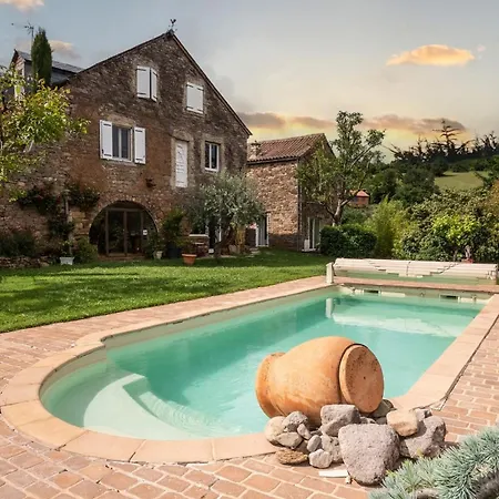 Guest house Le Pailler D'hotes Restaurant Piscine & Verrieres (Aveyron)