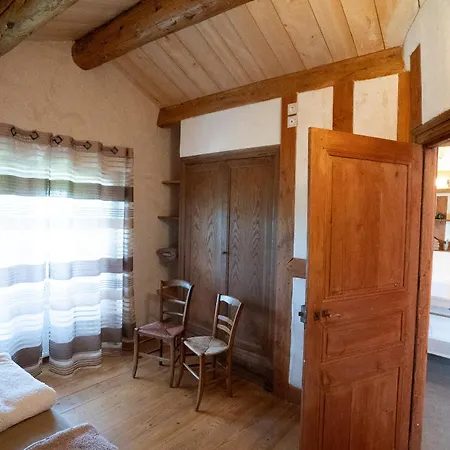 Le Pailler D'hotes Restaurant Piscine & * Verrieres (Aveyron)
