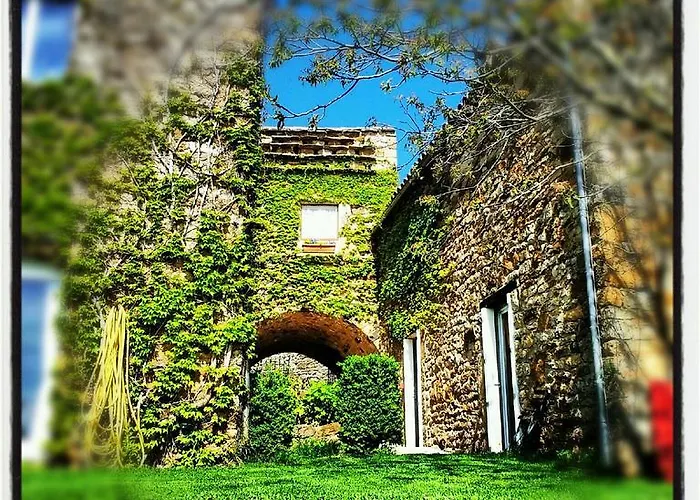 Le Pailler D'hotes Restaurant Piscine & Penzion