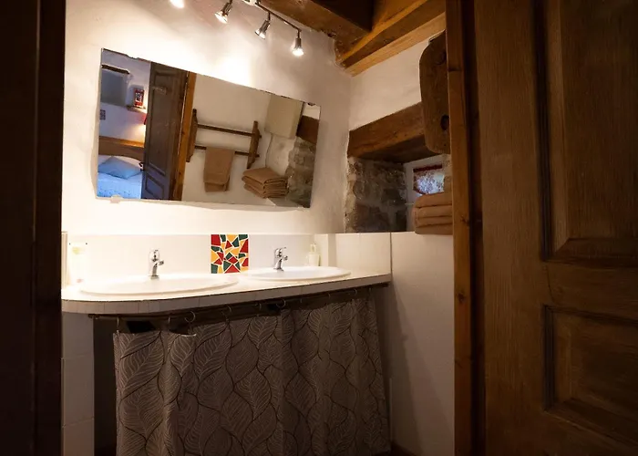 Le Pailler D'hotes Restaurant Piscine & Verrieres (Aveyron)