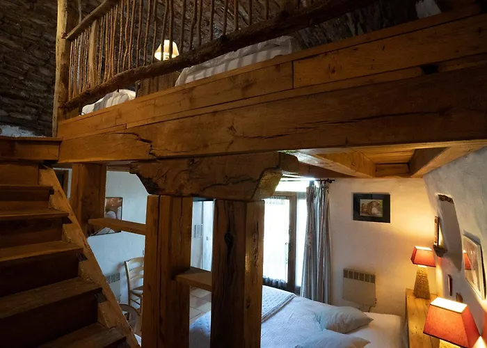 Le Pailler D'hotes Restaurant Piscine & Verrieres (Aveyron)