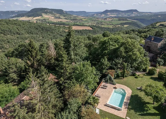 Le Pailler D'hotes Restaurant Piscine & Penzion 3*