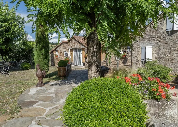 Penzion Le Pailler D'hotes Restaurant Piscine & Verrieres (Aveyron)